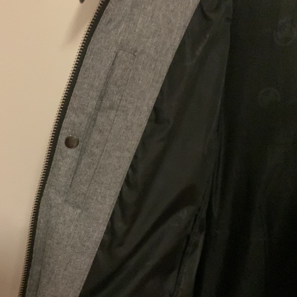 WINTER JACKET ! barely worn. got gifted another jacket so selling this one - Picture 3 of 5